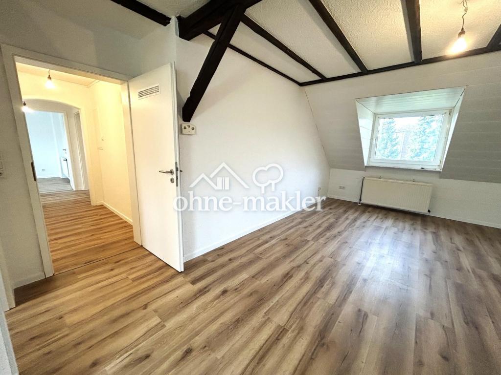 Frisch renovierte 3,5-Zimmer-Wohnung inkl. EBK und kostenfreien 60m² Spitzboden in Wichlinghausen! - Photo 1
