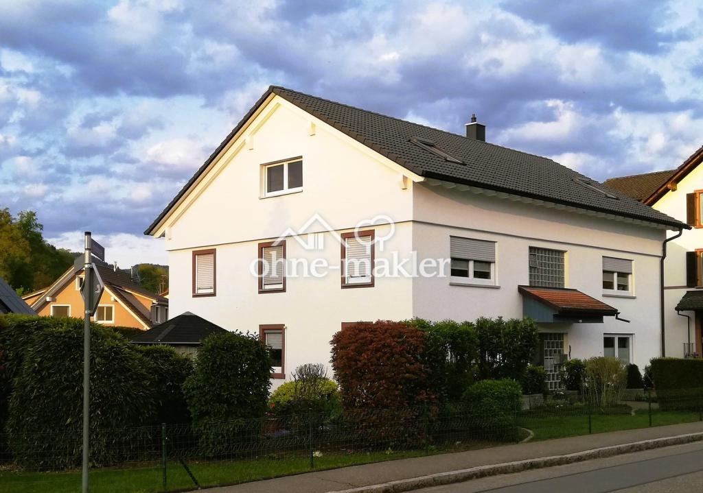 Super Lage: Attraktive 2 Zi, Kü, Bad, Keller, Trockenraum, Stellplatz, Garten zur Mitbenutzung - Photo 2