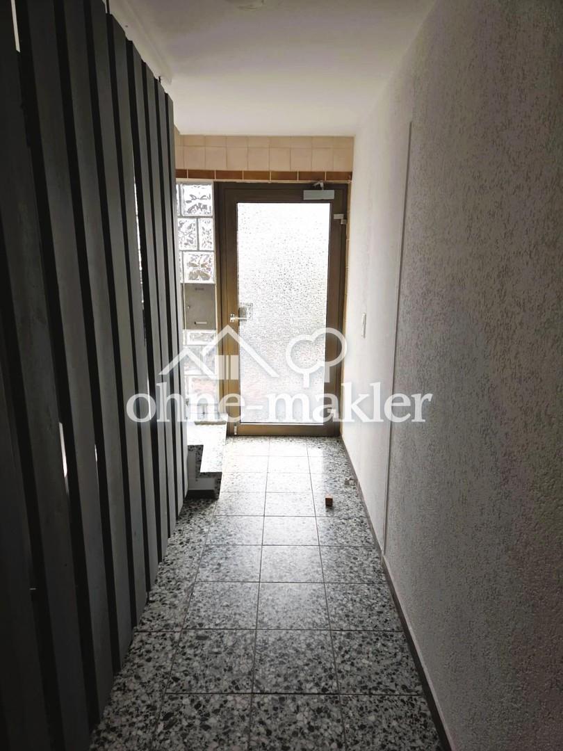 Super Lage: Attraktive 2 Zi, Kü, Bad, Keller, Trockenraum, Stellplatz, Garten zur Mitbenutzung - Photo 3