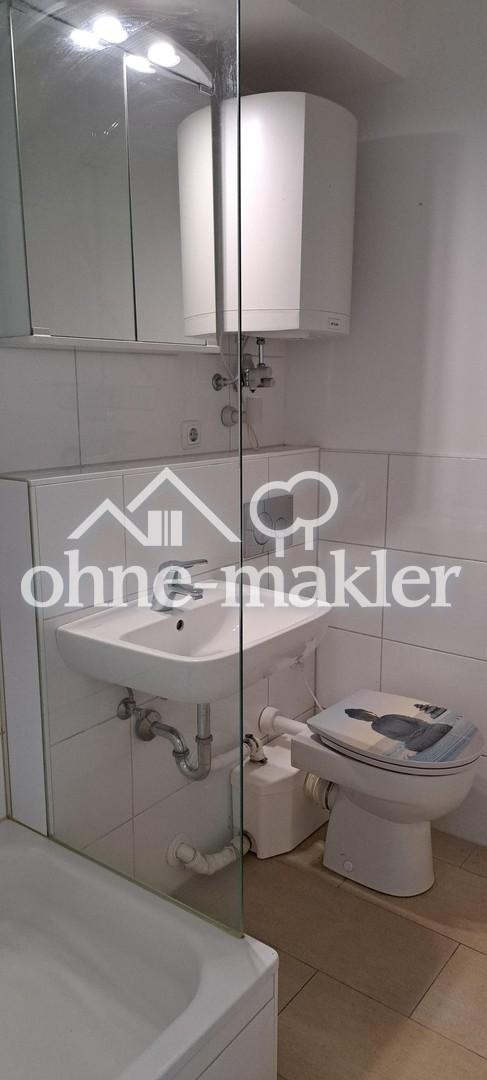 Große Einzimmer mit Einbauküche, Bad und Flur - Photo 2