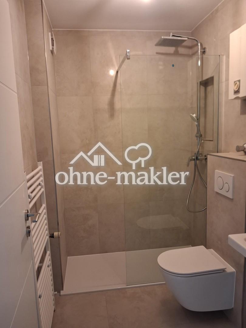 Schöne helle frisch renovierte 3,5 Zimmer Wohnung mit Balkon im gepflegten 5-Familienhaus - Photo 2