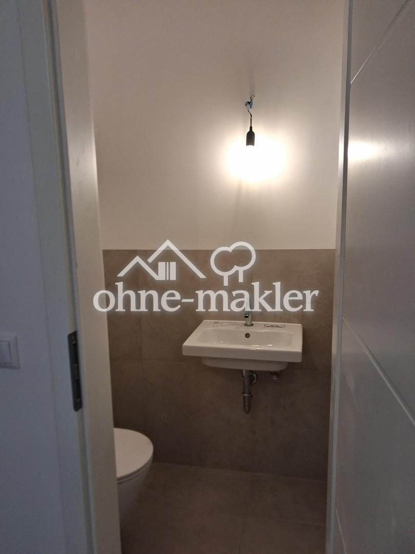 Schöne helle frisch renovierte 3,5 Zimmer Wohnung mit Balkon im gepflegten 5-Familienhaus - Photo 1