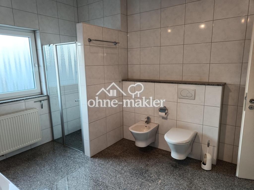 Gepflegtes Einfamilienhaus mit Garten in ruhiger Lage - Foto 1