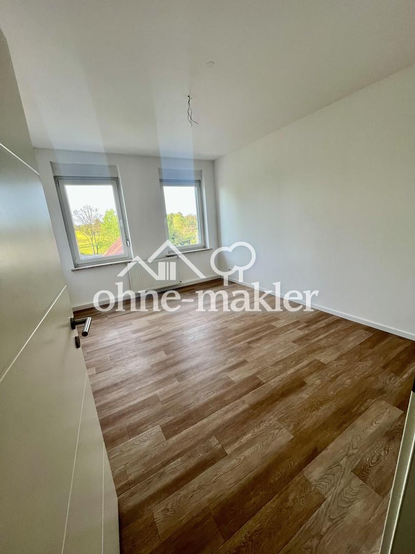 Hochwertige 4-Raum-Wohnung | Balkon | große Küche | Abstellraum | Stellplatz - Photo 4
