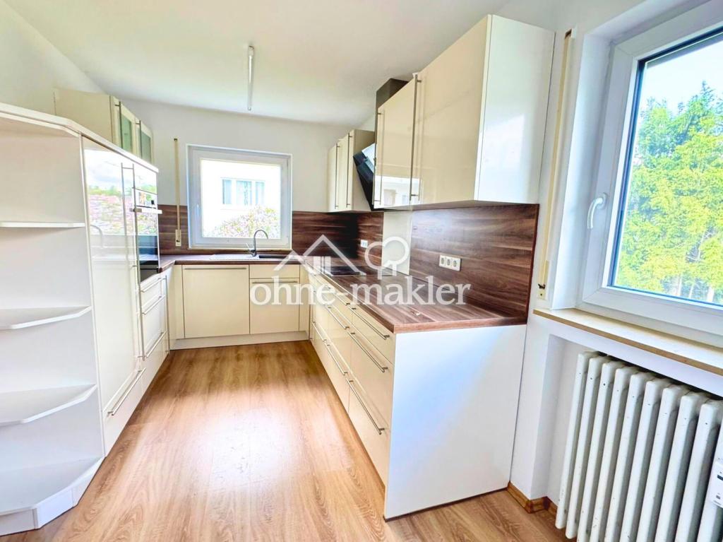Modern renovierte 3-Raum-Wohnung mit Einbauküche, Balkon und Garage in Laichingen - Photo 4