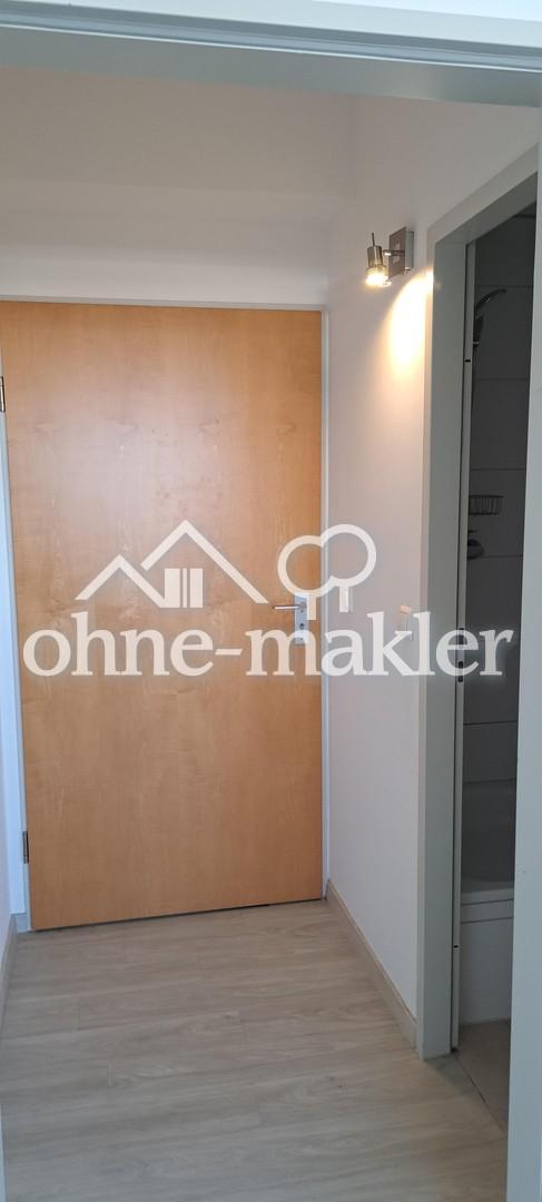 1-Zimmer Dachgeschosswohnung mit Einbauküche, Bad und Flur - Photo 5