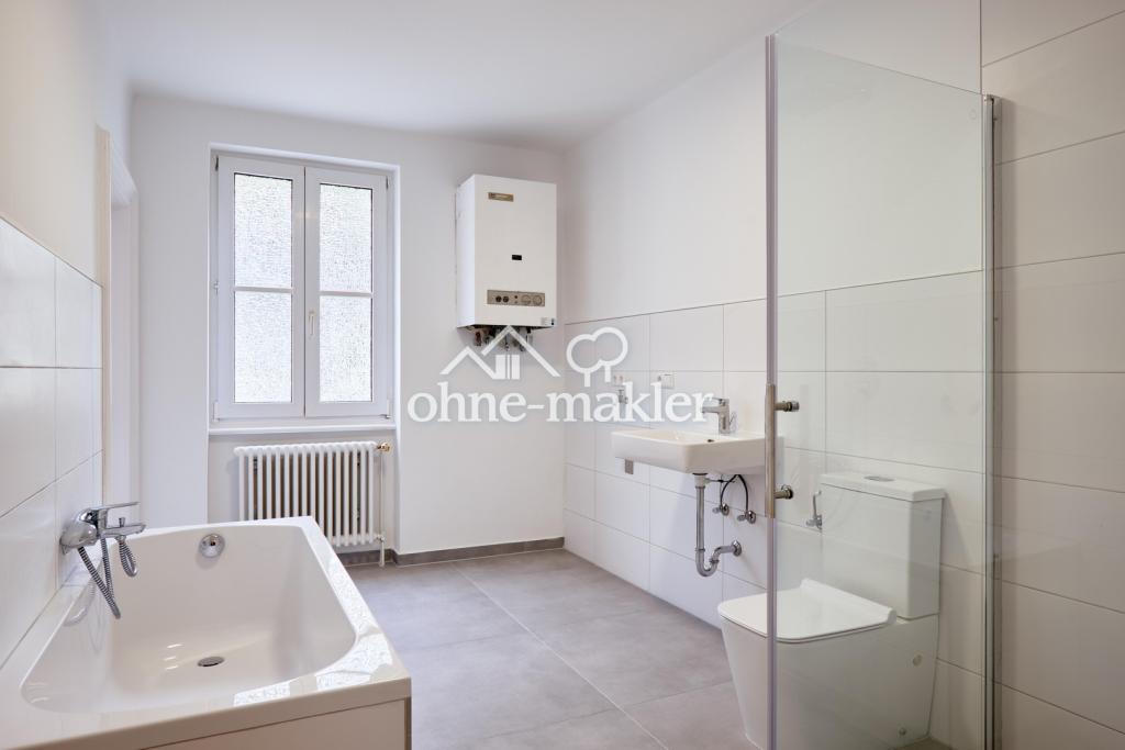 Erstbezug nach vollständiger Sanierung in schönem Altbau - Photo 1
