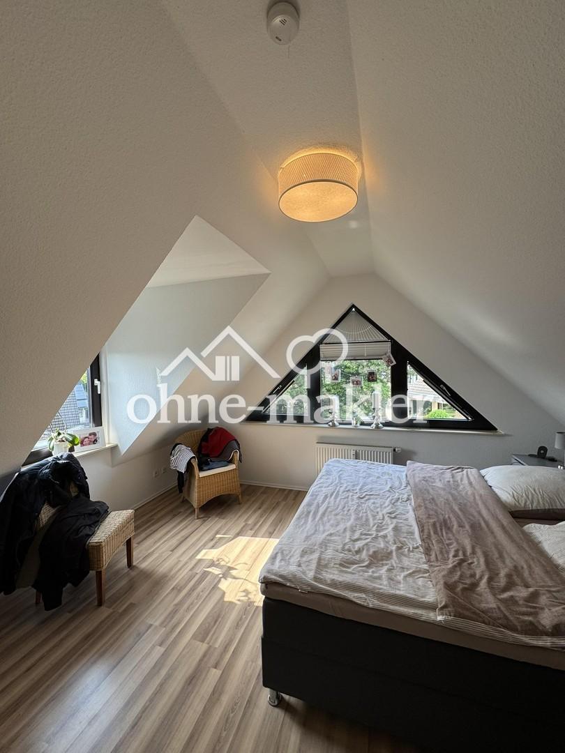 Charmante Dachgeschosswohnung mit Weitblick – 4 Zimmer, Kamin & Sonnenbalkon - Photo 5