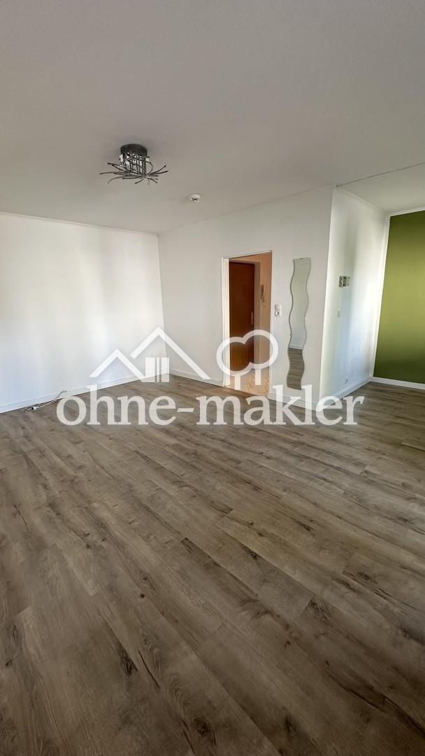 Charmante Singlewohnung mit Taunusblick -- Balkon, EBK, sofort frei - Photo 1