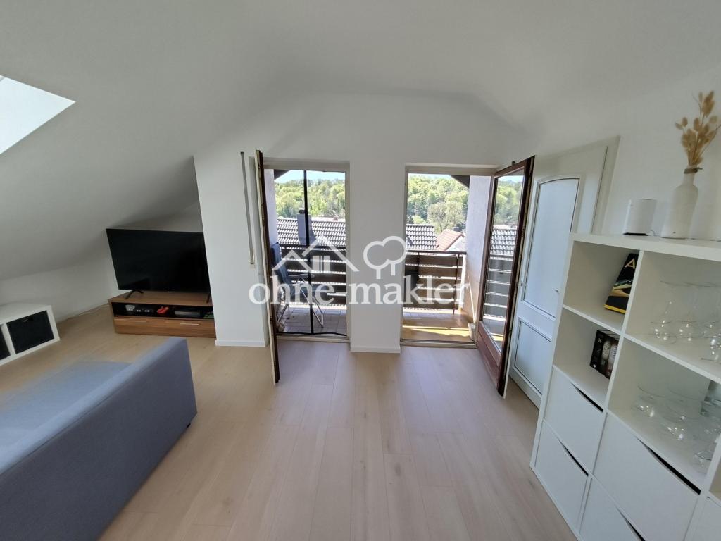 Ruhige 2,5 Zimmer mit Loggia und Fernblick - Foto 1