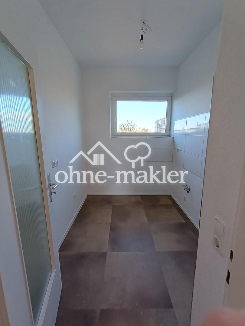 Domblick als Bonus vom Balkon aus - 74m² mit Echtholz-Parkettboden und weitere - Photo 2