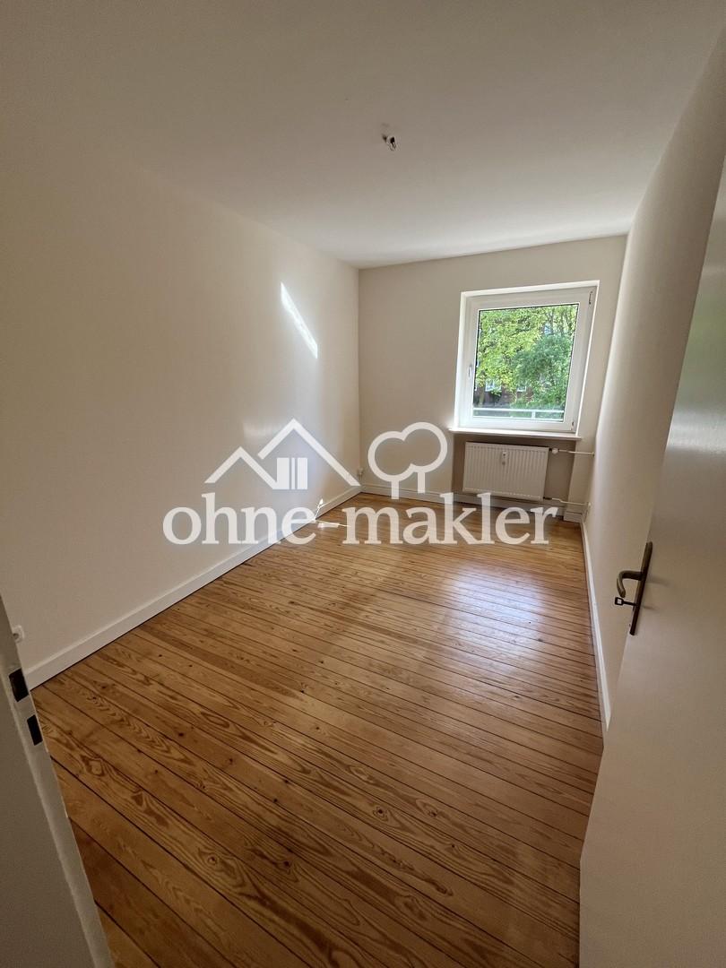 Lichtdurchflutete 4-Zimmerwohnung mit Balkon und Einbauküche zu sofort zu vermieten. - Foto 1
