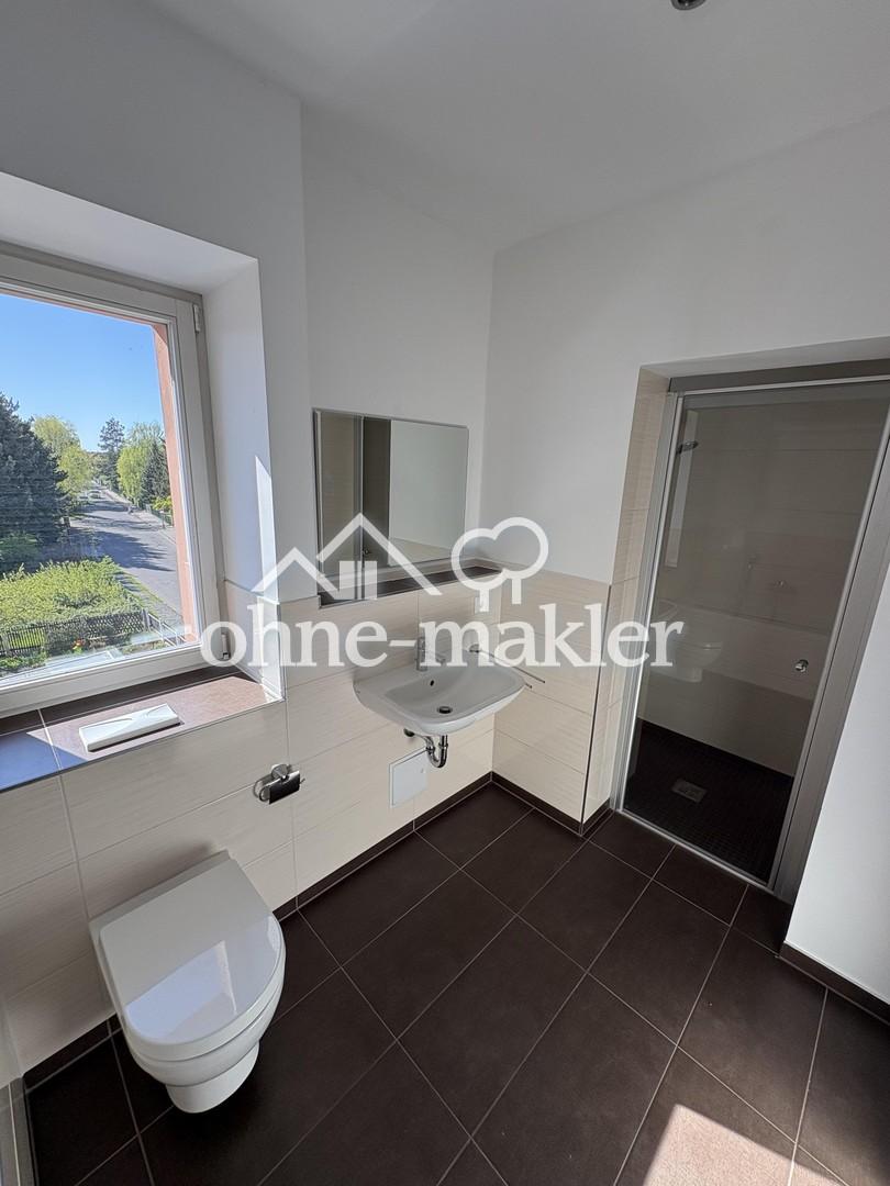 Modernisierte 2-Zimmer-Wohnung mit großem Balkon und eigenem Stellplatz - Photo 3