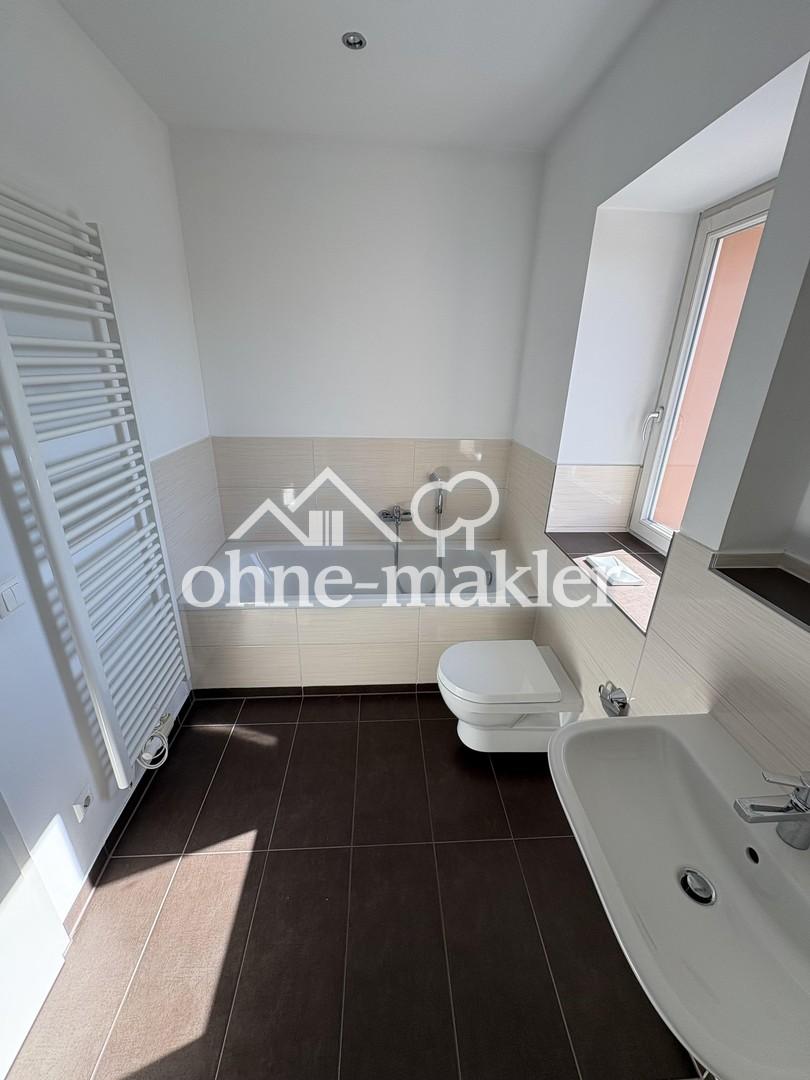 Modernisierte 2-Zimmer-Wohnung mit großem Balkon und eigenem Stellplatz - Photo 2