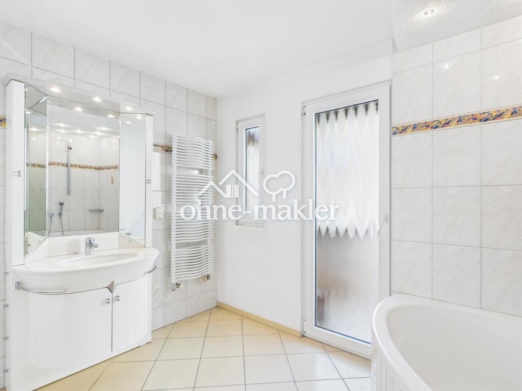Zentrale, sehr schöne und gepflegte 2-Zimmer-Wohnung mit Balkon in Stuttgart-Untertürkheim - Foto 2