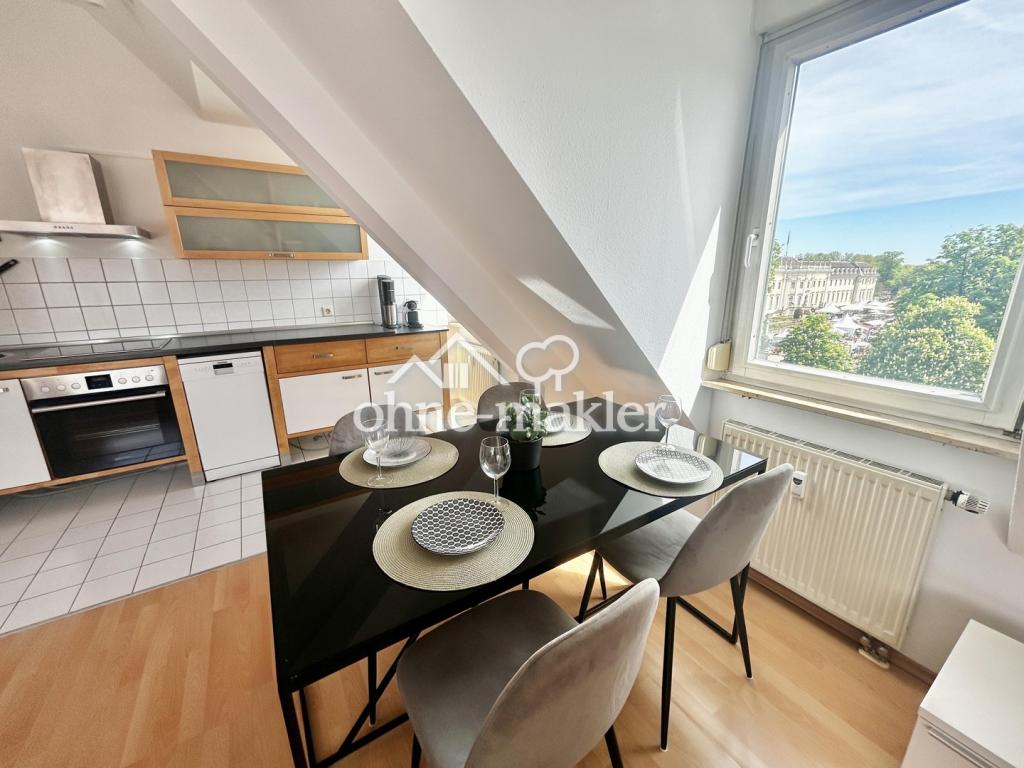 Schlossblick beim Essen: möbliertes Wohnen, das beeindruckt - Photo 3