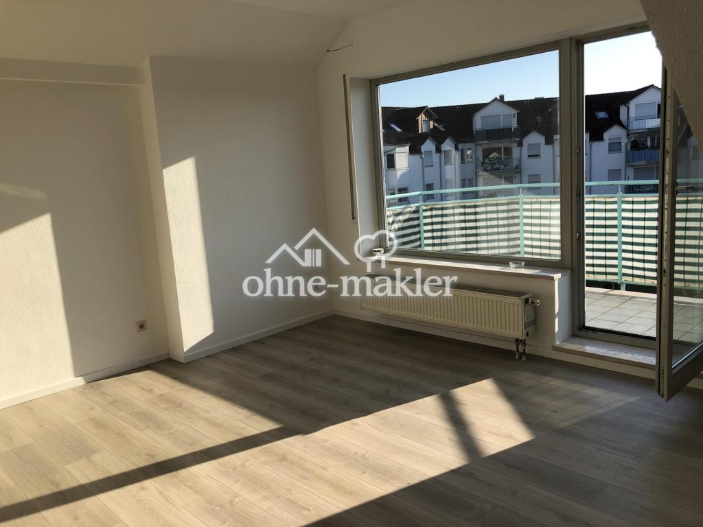 Charmante Dachgeschosswohnung (mobiliert) mit traumhaftem Balkon in Diedorf - Foto 1