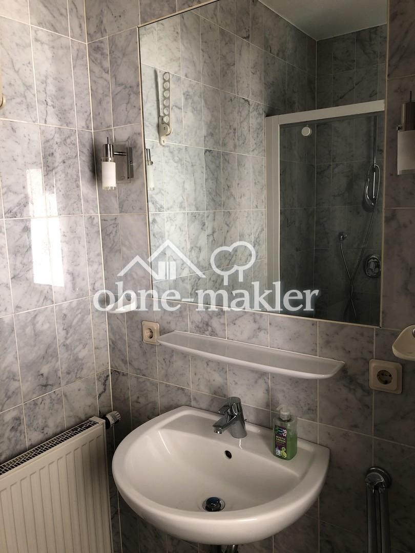 Charmante Dachgeschosswohnung mit traumhaftem Balkon in Diedorf - Photo 1