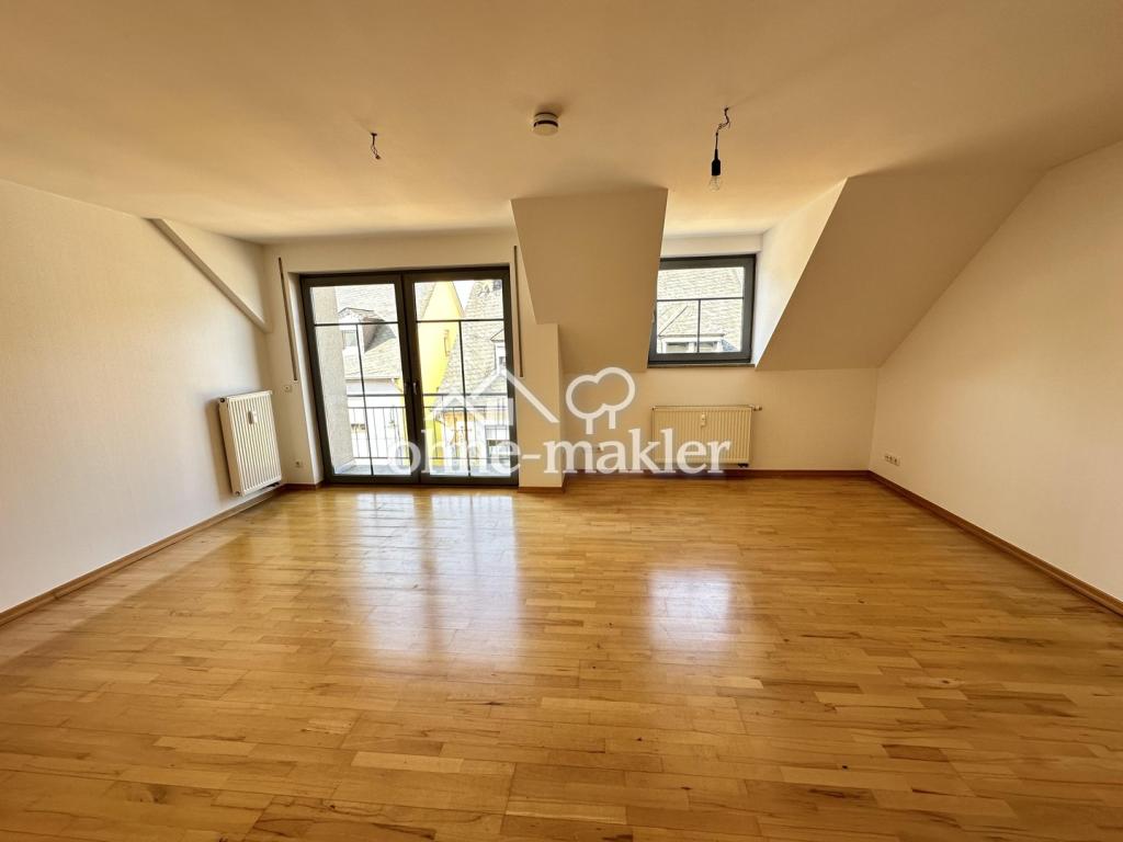 Sehr gepflegte DG-Wohnung in Schweich, mit Einbauküche, Balkon, PKW-Stellpl. - Foto 1
