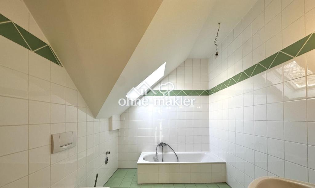 Sehr gepflegte DG-Wohnung in Schweich, mit Einbauküche, Balkon, PKW-Stellpl. - Foto 3
