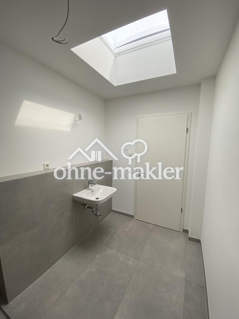 Dachgeschosswohnung mit Balkon u. Stellplatz in Köln-Lövenich /Erstbezug /Neubau /Wärmepumpe /Aufzug - Photo 2