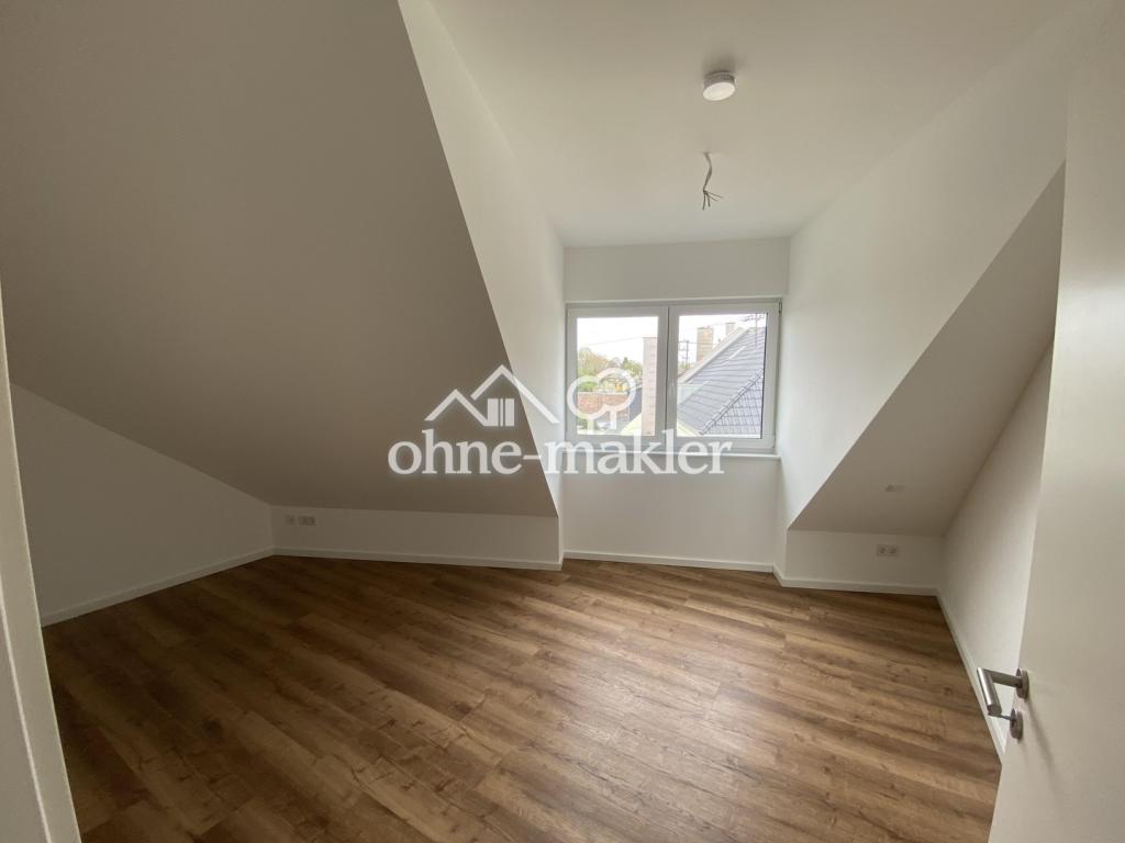 Dachgeschosswohnung / Mietwohnung in Köln Lövenich / Balkon Stellplatz Erstbezug Wärmepumpe Aufzug - Photo 2