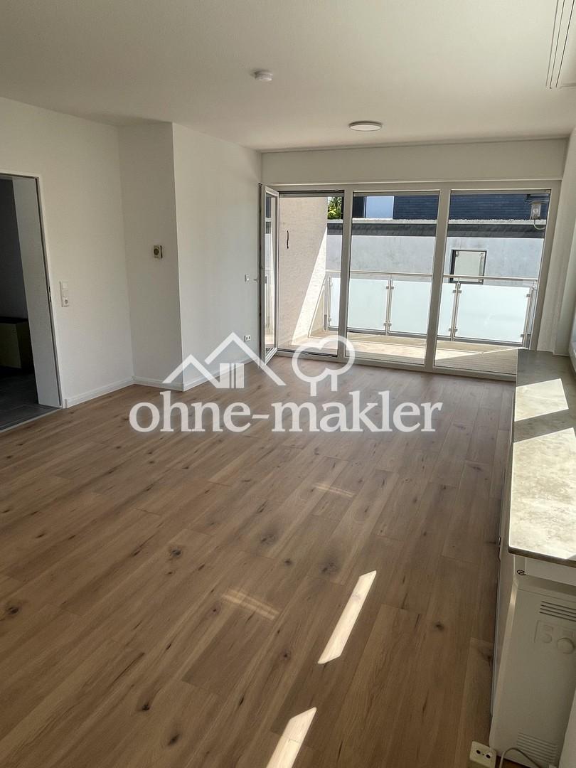 Erstbezug nach Sanierung! Helle 4-Zimmer-Wohnung mit 2 Balkonen im Grünen - Photo 2