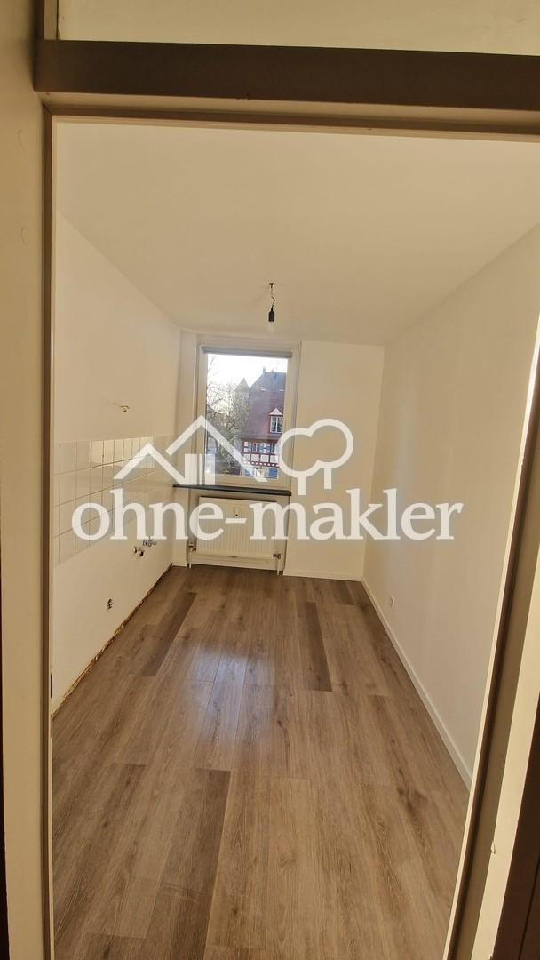 * Top Renovierte 3-Zimmer-Wohnung mit Balkon im Herzen von Zirndorf! * - Foto 2