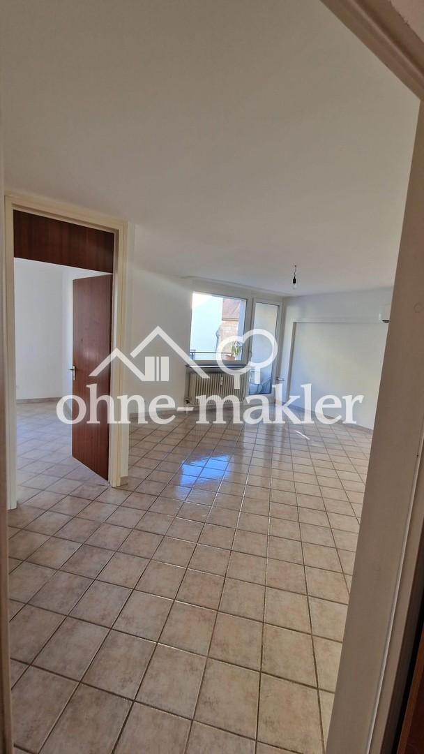 * Top Renovierte 3-Zimmer-Wohnung mit Balkon im Herzen von Zirndorf! * - Foto 1