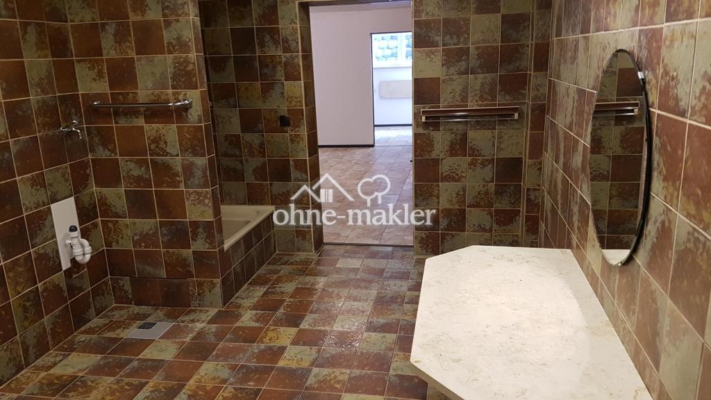 MODERNE RENOVIERTE 3 - Zi. ELW Souterrainwohnung ruh. Lage, EBK, Kamin & Sauna - Photo 4