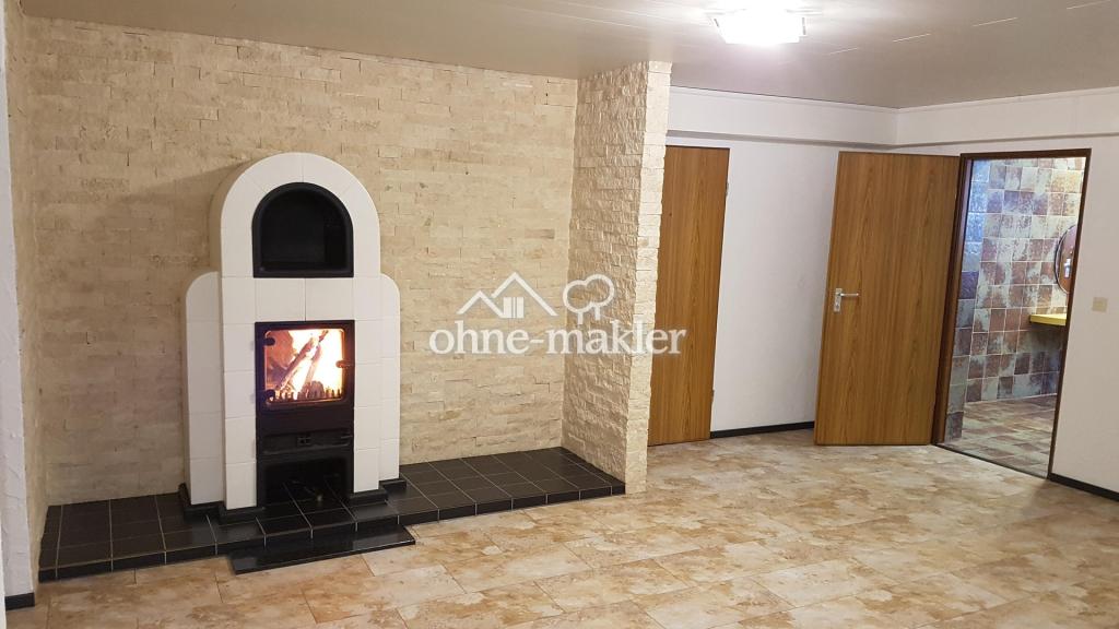 MODERNE RENOVIERTE 3 - Zi. ELW Souterrainwohnung ruh. Lage, EBK, Kamin & Sauna - Photo 1