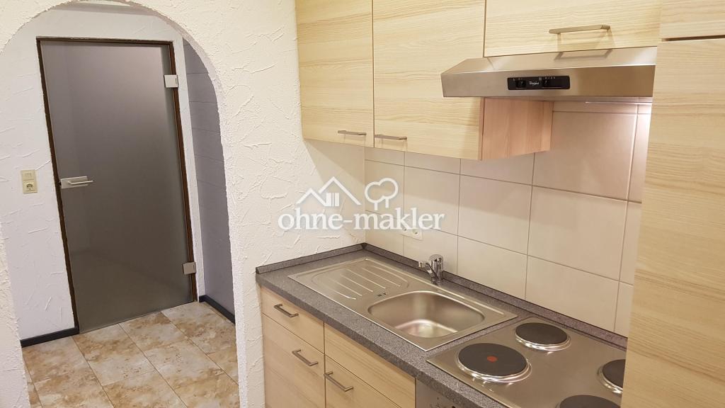 MODERNE RENOVIERTE 3 - Zi. ELW Souterrainwohnung ruh. Lage, EBK, Kamin & Sauna - Photo 2