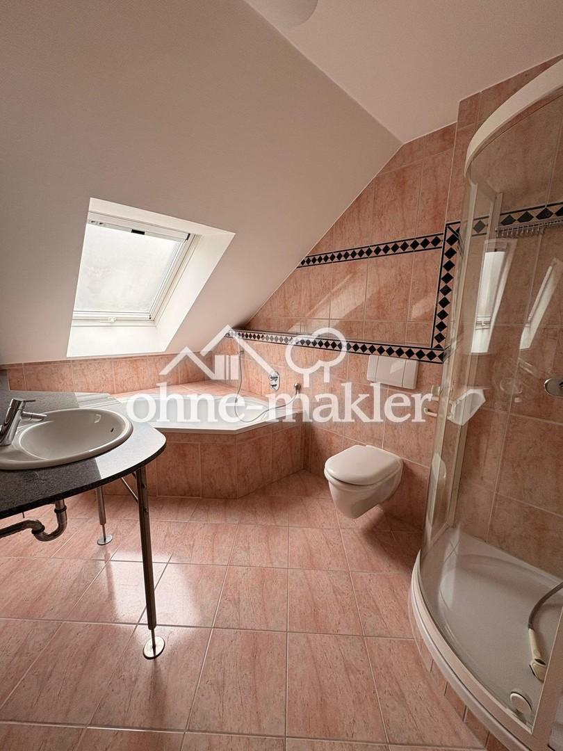 4-Zimmer-Maisonette, 133 m², Balkon, EBK, Carport & Stellplatz in Würzburg-Oberdürrbach - Photo 5