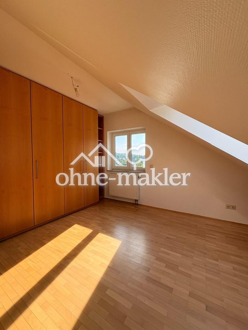 Wohnen wie im Haus: 4-Zimmer-Maisonette mit Talblick, Balkon und Carport - Foto 4