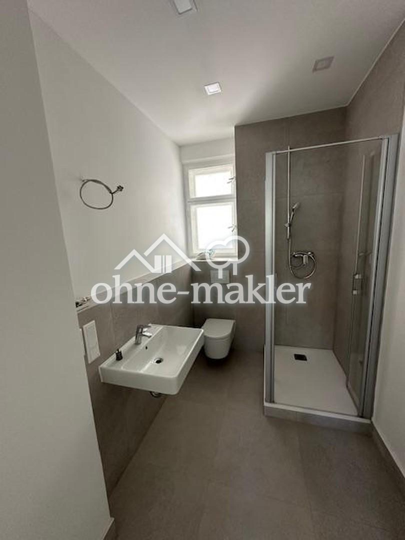 Erstbezug Sanierter Altbau! Wunderschöne 3 ZW, Wohnküche, Dachterrasse u. Wintergarten! - Photo 2