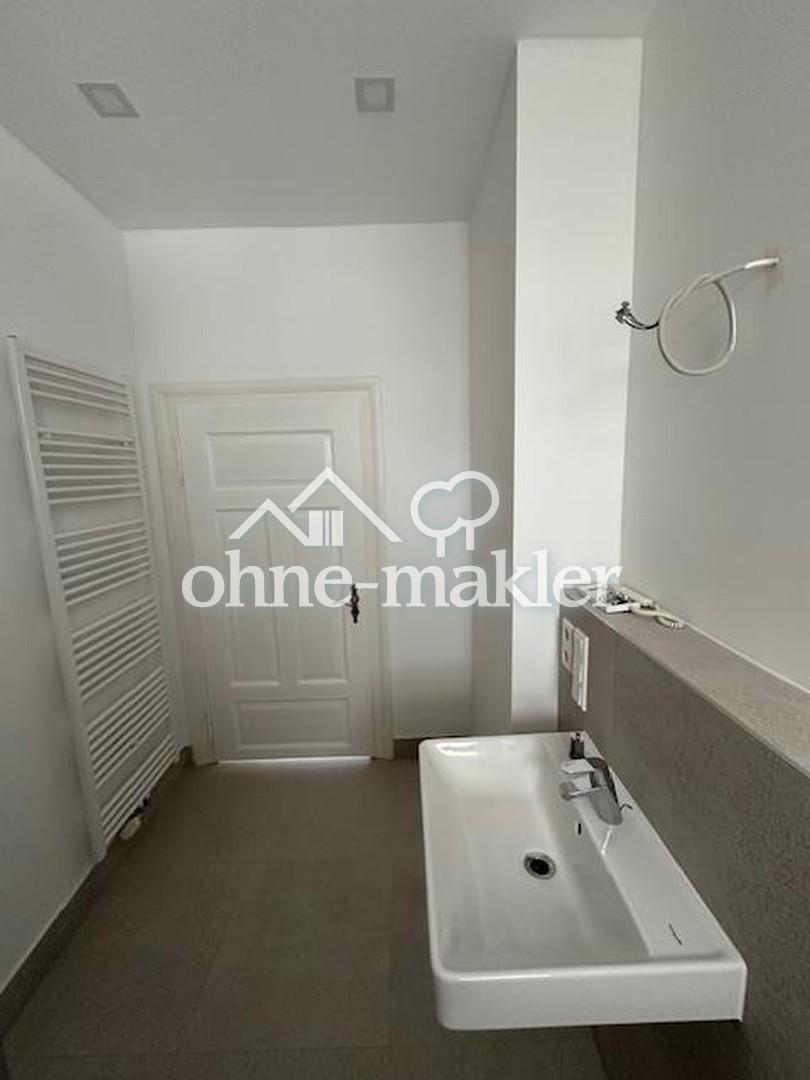Erstbezug Sanierter Altbau! Wunderschöne 3 ZW, Wohnküche, Dachterrasse u. Wintergarten! - Photo 3