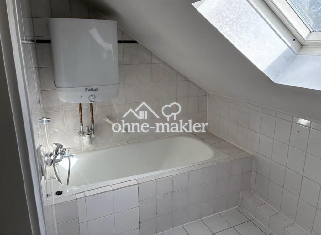 Helle DG Wohnung in 84085 Langquaid - Photo 3