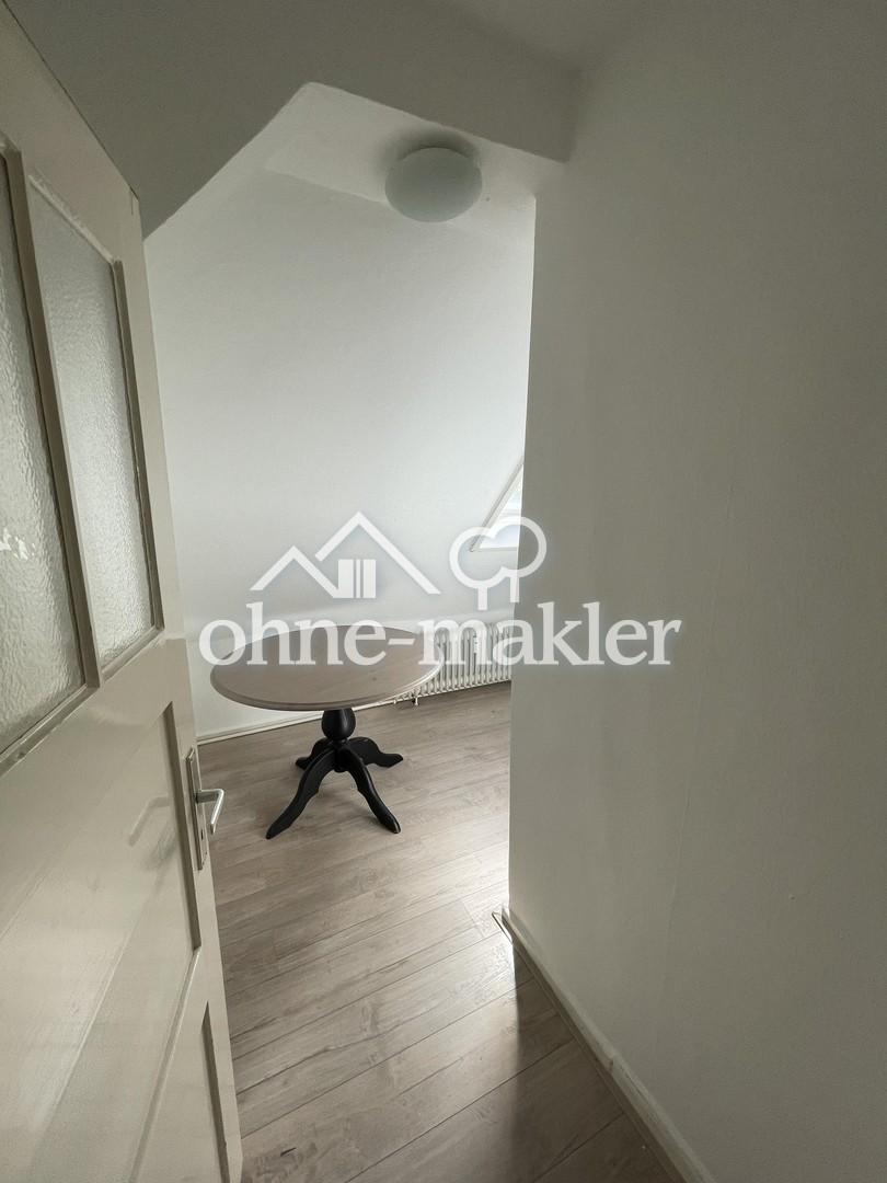 4 Zimmer Dachgeschosswohnung mit Einbauküche - Photo 5