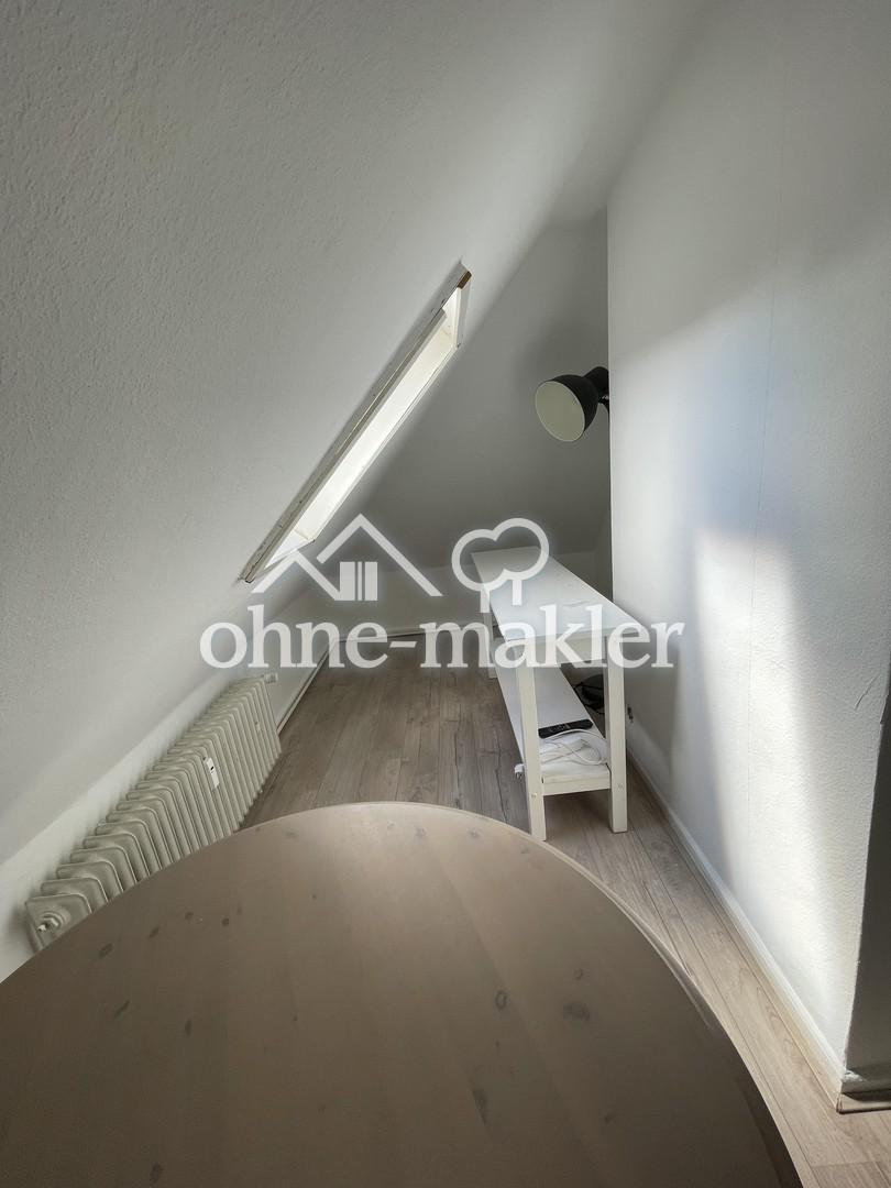 4 Zimmer Dachgeschosswohnung mit Einbauküche - Photo 4