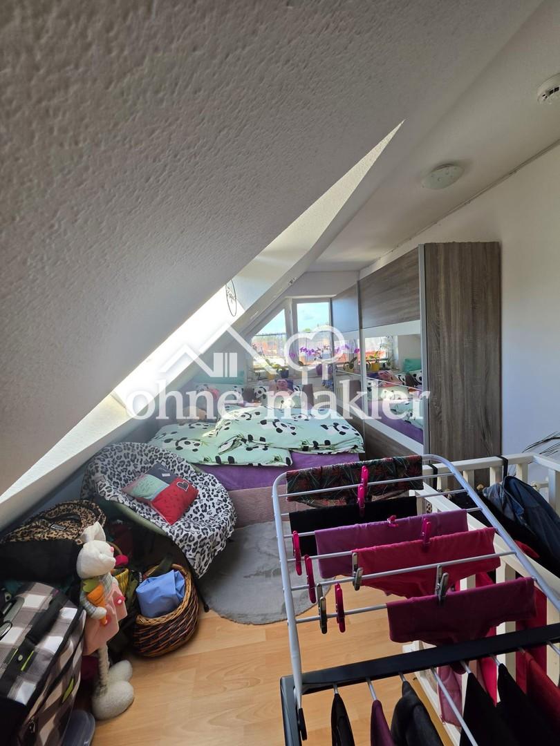 Schöne helle Dachgeschosswohnung 70qm mit Balkon - Foto 3
