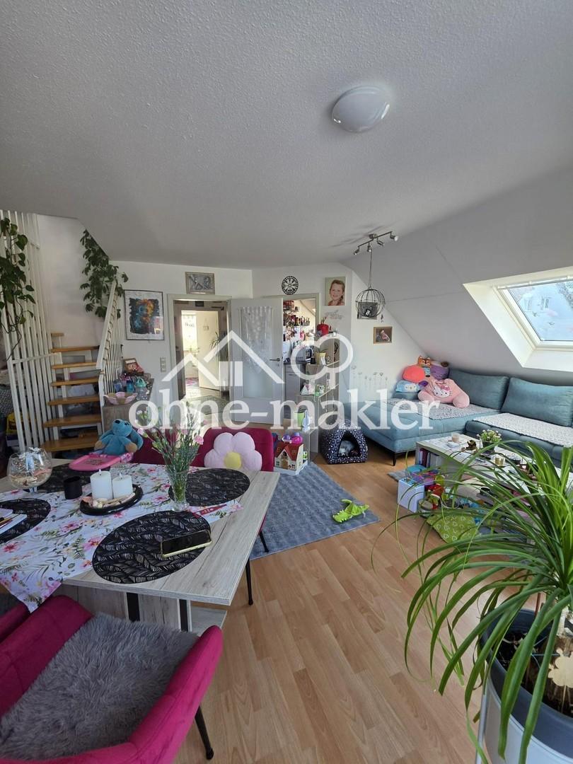 Schöne helle Dachgeschosswohnung 70qm mit Balkon - Foto 2
