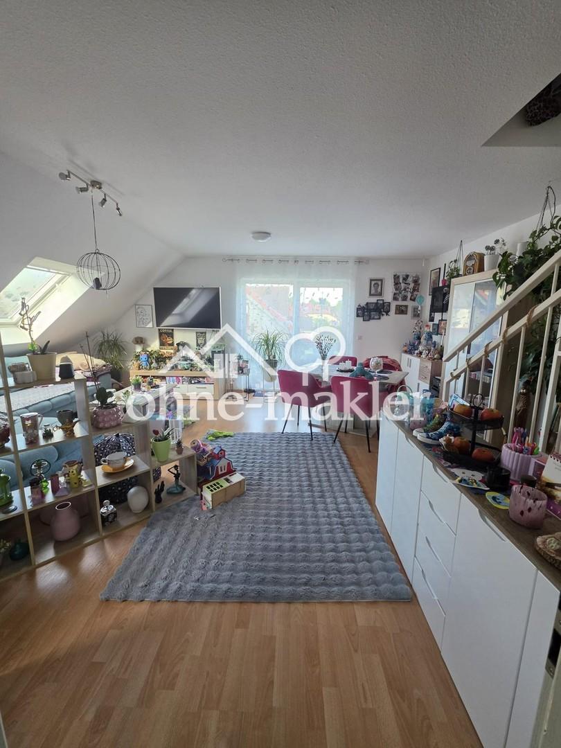 Schöne helle Dachgeschosswohnung 70qm mit Balkon - Foto 1