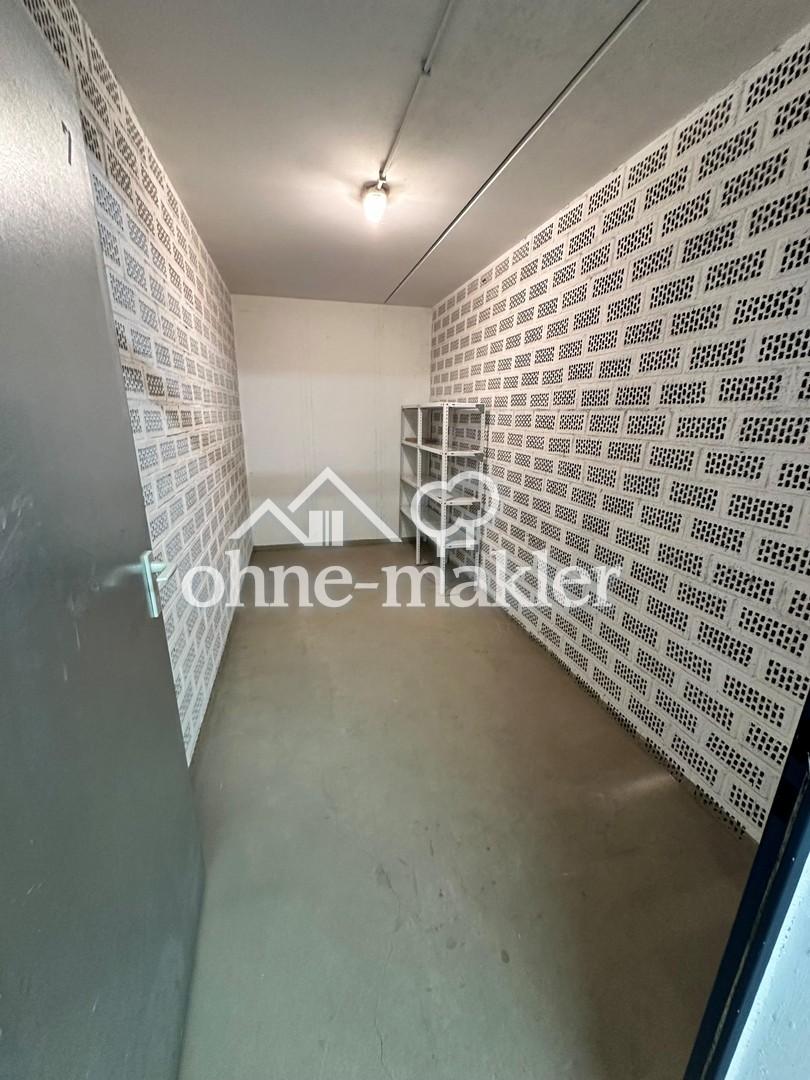 Hübsche 3 Zimmer Wohnung mit Balkon, Tiefgaragenstellplatz und Einbauküche - Photo 2