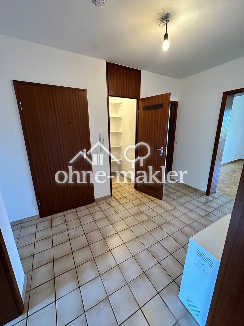 Hübsche 3 Zimmer Wohnung mit Balkon, Tiefgaragenstellplatz und Einbauküche - Photo 3