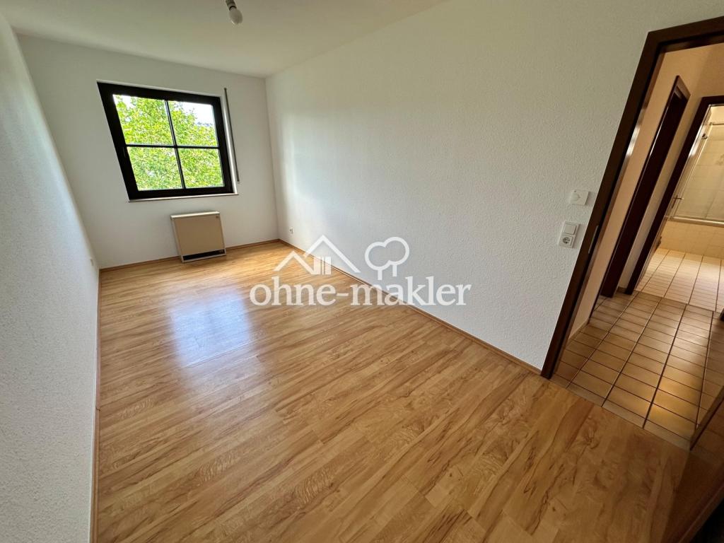 Hübsche 3 Zimmer Wohnung mit Balkon, Tiefgaragenstellplatz und Einbauküche - Photo 1