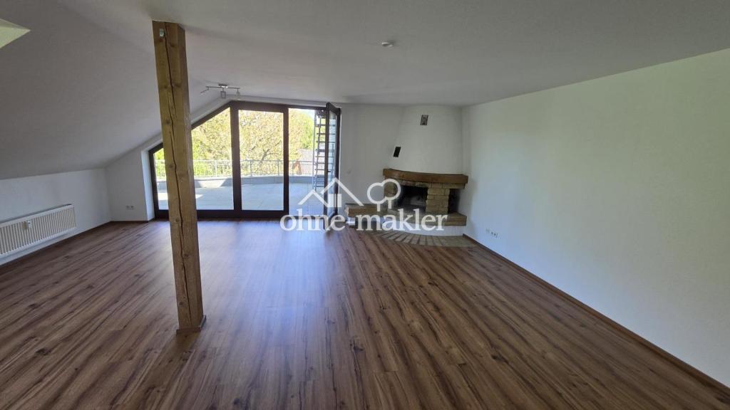 Hochwertige 3 Zimmer Wohnung mit großer Dachterasse inkl. EBK + Stellplatz - ab sofort verfügbar - Foto 1