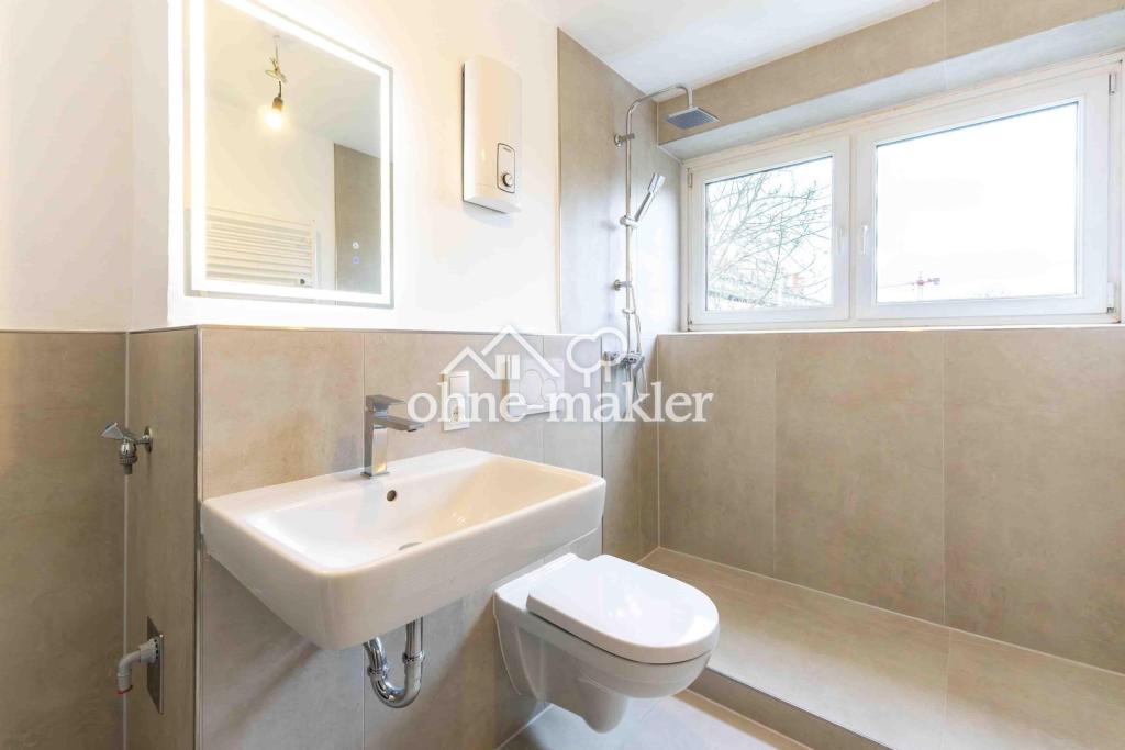 Erstbezug nach Sanierung – moderne 3-Zimmer-Wohnung mit großem Balkon in KO-Asterstein - Photo 1