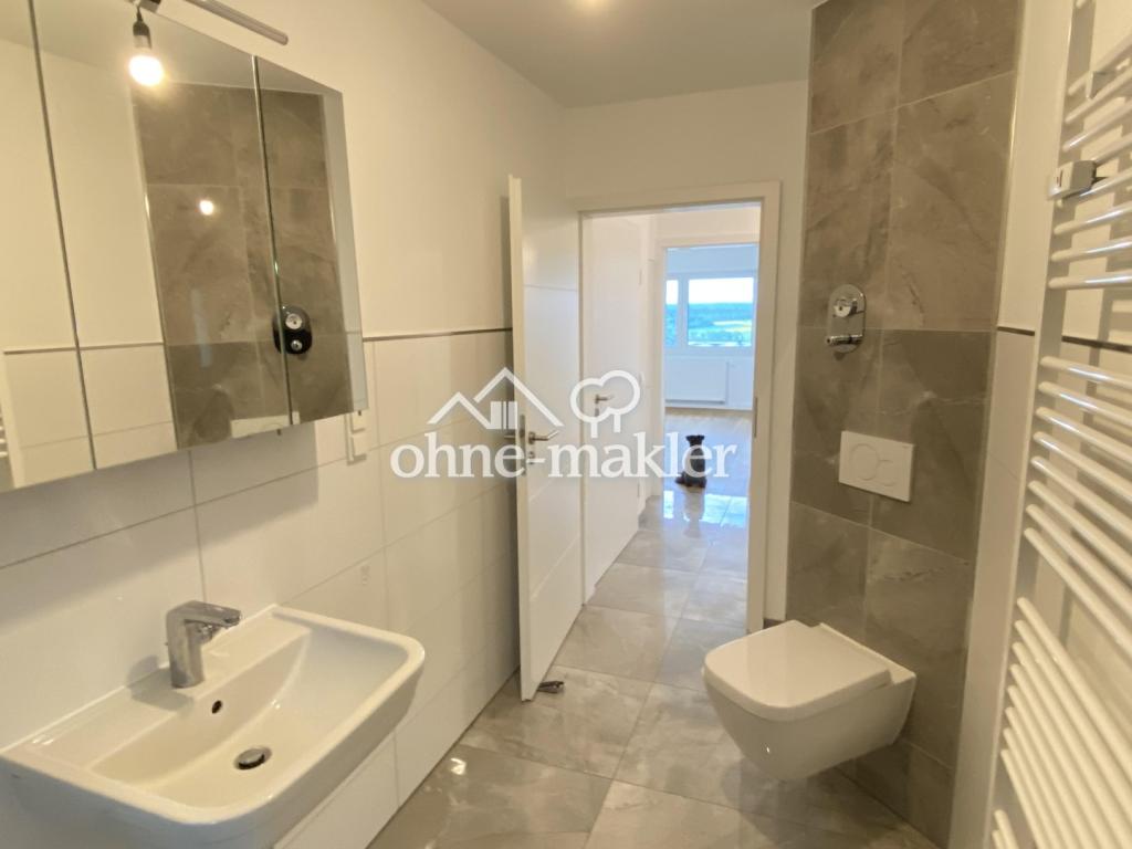 Helle und moderne 4-Zimmer-Wohnung mit EBK, Garage & großem Balkon in Amöneburg - Photo 5