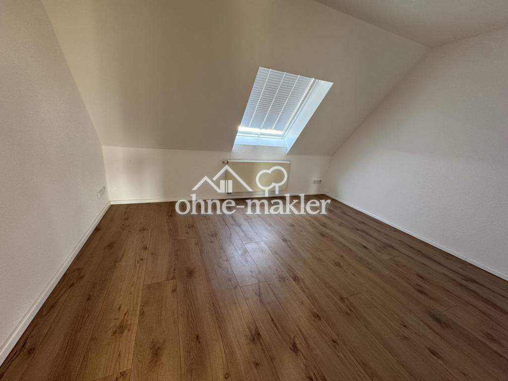 Charmante 4-Zimmer-DG-Maisonette-Wohnung mit Balkon in Bergen-Enkheim - Foto 5