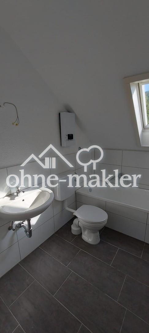 Schöne renovierte 2- Zimmerwohnung - Photo 2